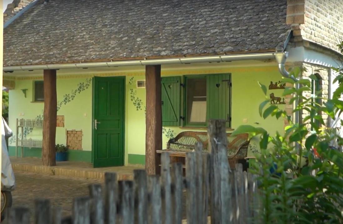 Sobe Kod Baje - Baranjska Kuca Acomodação com café da manhã Karanac Exterior foto